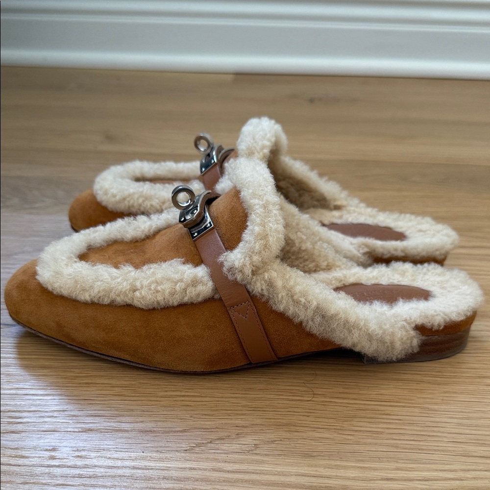 Hermès Cream Suede Shearling Slippers - Picture 10 of 13